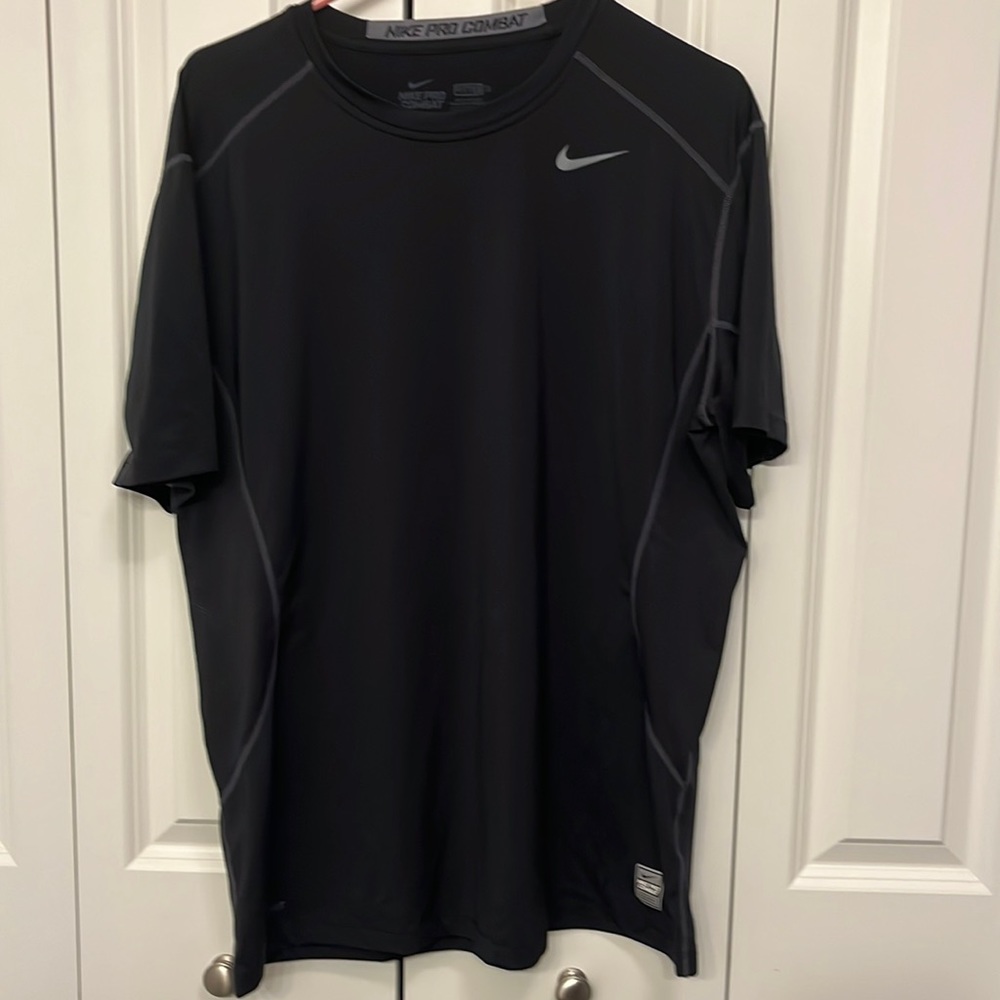 Men’s Nike dri-fit fitted shirt